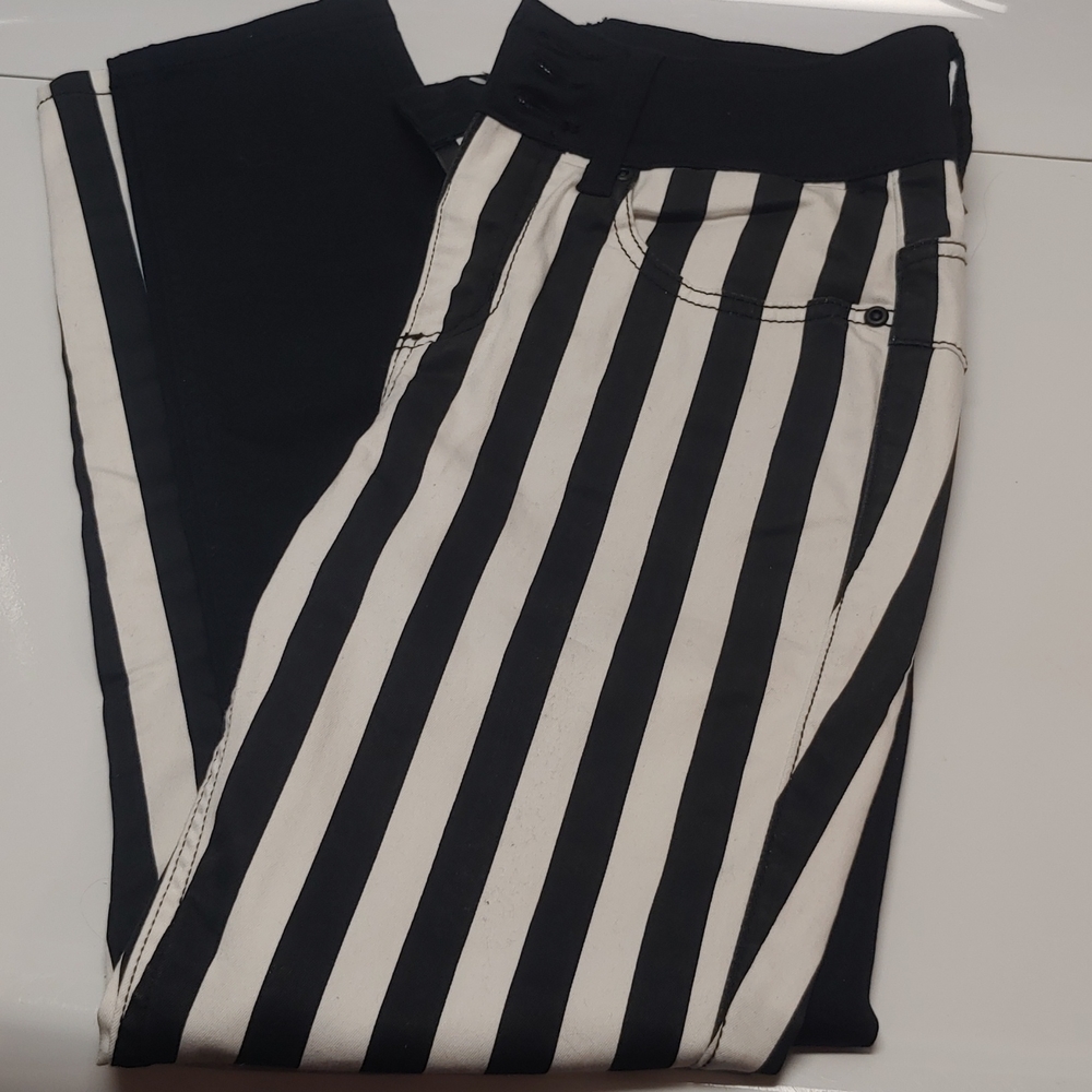 HOT TOPIC denim hi-rise skinny Jeans